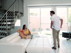 Preservatif, Mignonne, Branlette thaïlandaise, Léchez, Piercing, Rasée, String, Nénés