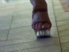 Grosser arsch, Blondine, Braunhaarige, Vollbusig, Maske, Natürlichen titten, Jungendliche (18+), Titten