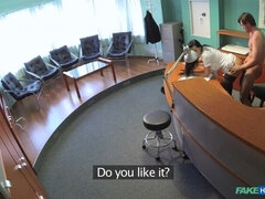 Salle de bains, Sucer une bite, Médecin, Branlette thaïlandaise, Infirmière, Bureau, Jarretelles, Voyeur