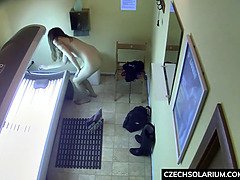 Чешки, Мастурбация, На публике, Киски, Солярий, Соло, Молоденькие, Подглядывание