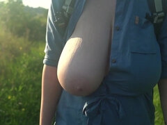 Grote mammen, Blond, Rondborstig, Flashing, Natuurlijke tieten, Buiten, Openbaar, Tieten likken