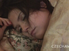 Amateur, Sucer une bite, Brunette brune, Branlette thaïlandaise, Naturelle, Piercing, Pov, Adolescente