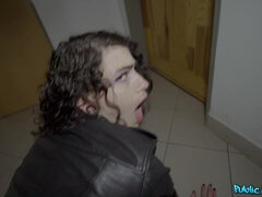 Amerikanisch, Schwarz, Blasen, Natürlichen titten, Im freien, Piercing, Öffentlich, Socken