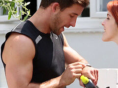 Frau, Rotschopf, Spanisch