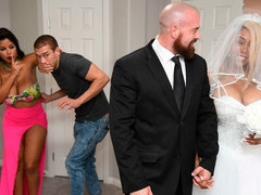 ぽっちゃり, バック, 女 人男 人, 異人種間, 淫乱熟女, シャワー, 三人, 結婚式