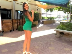 Bruinharig, Vrouw, Flashing, Openbaar, Geschoren, Rok, Tiener, Speelgoed