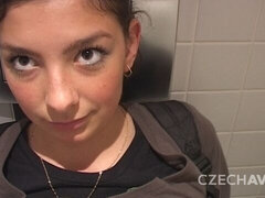 Leie, Grosser schwanz, Grosse titten, Braunhaarige, Bekleidet, Rasiert, Jungendliche (18+), Toilette