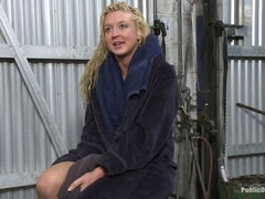 Anal, Gros seins, Blonde, Femelle, Humiliation, Huilée, Douleur, Public