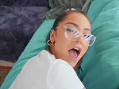 Amateur, Novia, Gafas, Masturbación, Coño, Calcetines, Tatuaje, Hilo dental