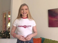 Gros cul, Gros seins, Blonde, Doigter, Talons, Orgasme, Dénudage, Nénés