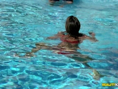 Bikini, Blasen, Ungarisch, Natürlichen titten, Im freien, Pool, Unter wasser, Nass