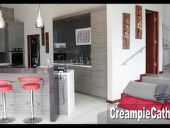 18 ans, Brunette brune, Voiture, Éjaculation interne, Mignonne, Public, Adolescente, Plan cul à trois