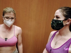 Gros cul, Sucer une bite, Brunette brune, En levrette, Hard, Seins naturels, Pov, Nénés