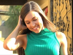 Bailar, Penetracion con puños, Orgasmo, Público, Solo, Chorro, Juguetes, Bajo la falda