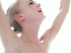 Blonde, Sucer une bite, Hard, Attachée