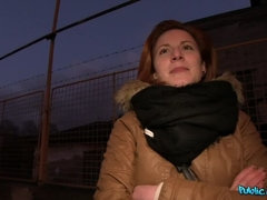 Leie, Blasen, Auto, Aufs gesicht abspritzen, Pov, Öffentlich, Rotschopf, Titten