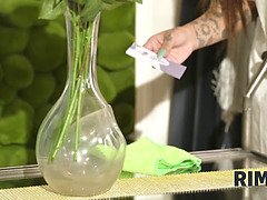 Leger, Bruinharig, Fetisj, Latijnse vrouw, Anaal likken, Tiener, Tieten likken, Uniformpje