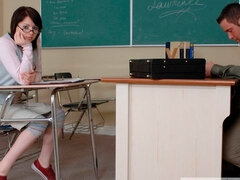 Blasen, Braunhaarige, Hundestellung, Fingern, Muschi, Schulmädchen, Rasiert, Jungendliche (18+)