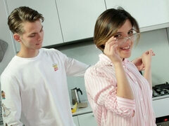 Минет, Одноклассница, Ласковые ручки, На кухне, Бритые, Тощие, Молоденькие, Сиськи