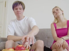 Gros seins, Blonde, Attrapée, Masturbation, Mature, Jarretelles, Jouets, Vibromasseur