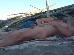 Strand, Geschnappt, Flashen, Handjob, Hd, Italienisch, Nudist, Öffentlich
