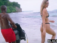 Negro, Rubia, Engañando, Corridas, Estilo perrito, Peludo, Interracial, Al aire libre