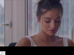 69 negenenzestig, Sperma in mond, Sperma in gezicht, Handbeurt, Hardcore, Likken, Buiten, Klein