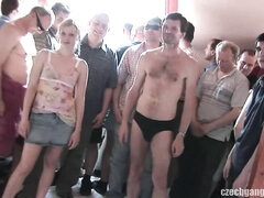 Blonde, Tir de sperme, Tchèque, Double pénétration, Faciale, Partouze, Groupe, Nénés