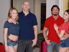 Grote kont, Grote lul, Pijpbeurt, Sperma in mond, Dochter, Kwartet, Tiener, Tieten likken