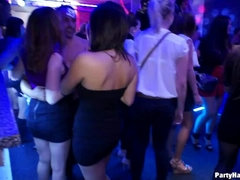 着衣女と全裸男, 衣服着たままセックス, 気狂い, チン, ハードコア, 異人種間, オージー, ストッキング