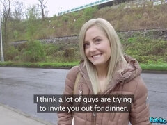 Amateur, Sucer une bite, En levrette, Branlette thaïlandaise, De plein air, Pov, Public, Étudiant