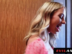 Blond, Pijpbeurt, Spel, Gapende, Hardcore, Orgasme, Openbaar, Mager