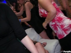 Amateur, Rubia, Morena, Bailar, Pajear, Orgía, Pantaletas, Intercambio de parejas