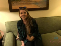 Amateur, Gros seins, Sucer une bite, Brunette brune, Éjaculation interne, Petite amie, Mamelons bombés, Fumer