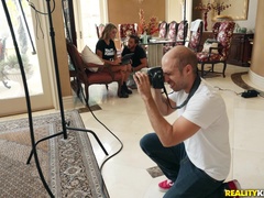 Любители, За кадром, Семяизвержение, Лизание, На природе, Бассейн, Киски, Тату