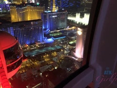 Bad, Schwarz, Kleid, Zierlich, Geschwollene nippel, Muschi, Rasiert, Unter dem rock