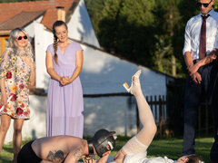 Grosser arsch, Blondine, Blasen, Paar, Pervers, Pornostars, Rasiert, Hochzeit