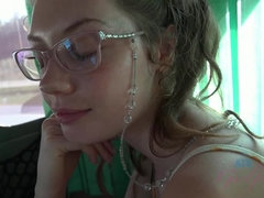 Amateur, Brunette brune, Petite amie, Orgasme, De plein air, Pov, Public, Fumer