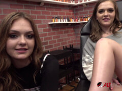 Verga grande, Mamada, Morena, Pajear, Pequeña, Tatuaje, Trio, Tetas