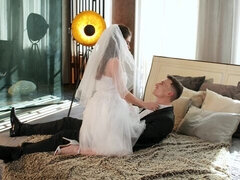 Chambre à dormir, Gros cul, Brunette brune, En levrette, Petite femme, Rasée, Maigrichonne, Adolescente