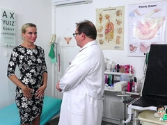 Culo grande, Tetas grandes, Mamada, Tetona, Médico, Examen, Enfermera, Tetas