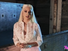 Grosser arsch, Stiefel, Lecken, Natürlichen titten, Im freien, Piercing, Tätowierung, Titten