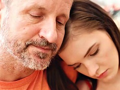 En tercera dimension, Belleza, Novio, Morena, Atrapados, Engañando, Papá, Afeitado