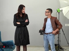 Tussi, Grosse titten, Blasen, Braunhaarige, Natürlichen titten, Strümpfe, Tittenfick, Titten