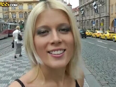 Blondine, Tschechisch, Aufs gesicht abspritzen, Hd, Strümpfe