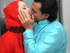 Morning foot fetish sex with Arab wife that wants sperm on tits