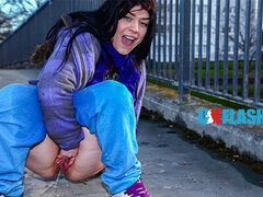 Leie, Britisch, Fetisch, Flashen, Masturbation, Orgasmus, Im freien, Solo