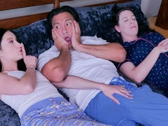 Arsch, Grosser arsch, Braunhaarige, Tochter, Hundestellung, Handjob, Hardcore, Jungendliche (18+)