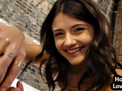 Grote mammen, Sperma shot, Sperma in gezicht, Handbeurt, Gigantische lul, Masturbatie, Olie, Gezichtspunt