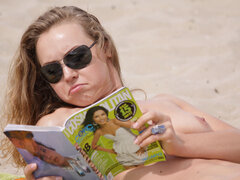 18 jaar, Enthousiasteling, Lieveling, Strand, Blond, Openbaar, Mager, Tiener